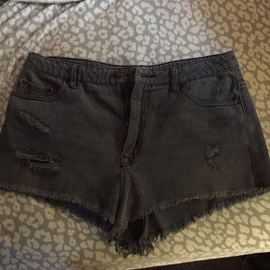 Jean short shorts w rips